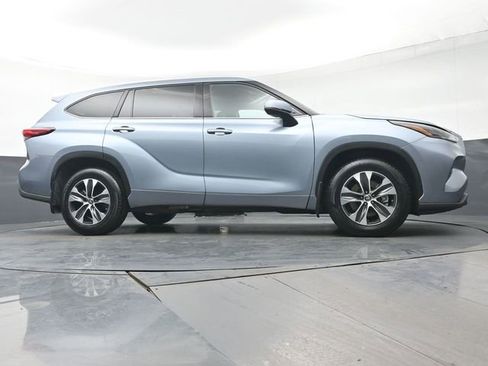 Certified 2022 Toyota Highlander XLE image 38
