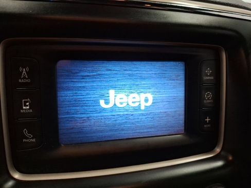 Used 2014 Jeep Grand Cherokee Laredo w/ Quick Order Package 23E AWD/4WD image 20