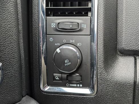 Used 2016 RAM 1500 Laramie w/ Convenience Group image 36