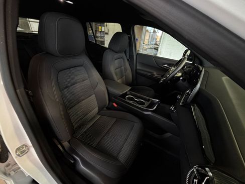 Used 2025 Chevrolet Equinox LT image 35