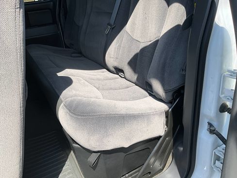 Used 2006 GMC Sierra 2500 SLE w/ Heavy-Duty Power Package image 10