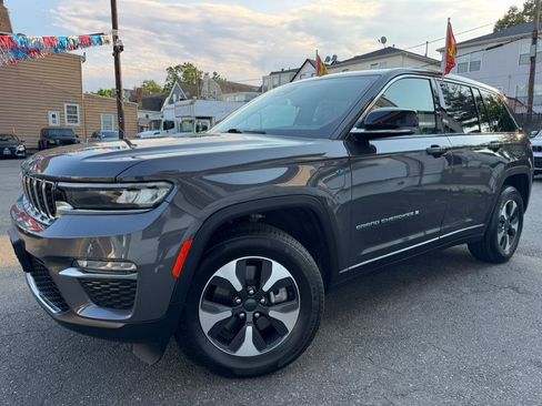 Used 2024 Jeep Grand Cherokee Limited 4xe AWD/4WD image 2