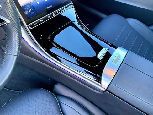 Used 2025 Mercedes-Benz C 300 Sedan image 16