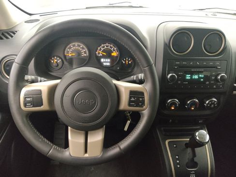 Used 2017 Jeep Patriot 75th Anniversary w/ Power Value Group FWD image 22