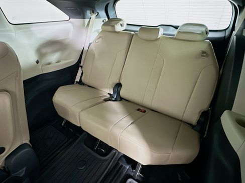 Used 2021 Toyota Sienna XLE w/ XLE Plus Package image 30