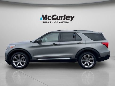 Used 2020 Ford Explorer Platinum w/ Premium Technology Package image 2
