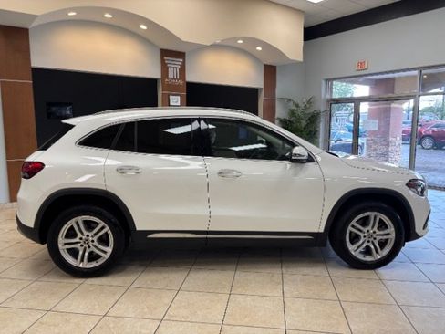 Used 2023 Mercedes-Benz GLA 250 4MATIC w/ Premium Package image 4