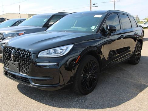 Used 2024 Lincoln Corsair Reserve w/ Equipment Group 202A AWD/4WD image 4