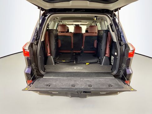Used 2017 Lexus LX 570 570 w/ Luxury Package image 26