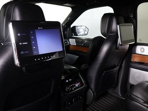 Used 2019 Lincoln Navigator L Reserve AWD/4WD image 39
