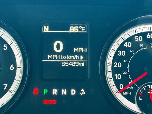 Used 2022 RAM 1500 Classic SLT image 24