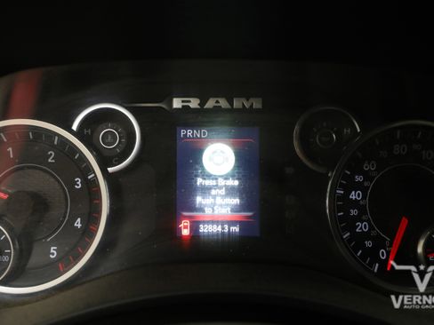 Used 2024 RAM 2500 Big Horn AWD/4WD image 9