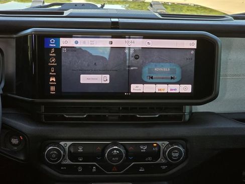 Used 2025 Jeep Gladiator Sport AWD/4WD image 12