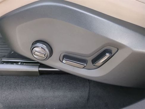 New 2026 Volvo XC90 B6 Plus image 9