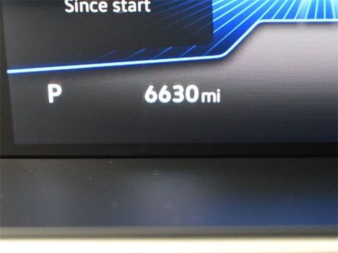 Certified 2025 Volkswagen Taos SE image 19