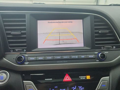 Used 2018 Hyundai Elantra Value Edition FWD image 27