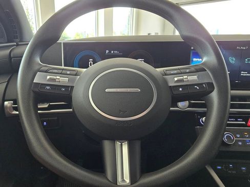 Used 2025 Hyundai Santa Cruz SE AWD/4WD image 21