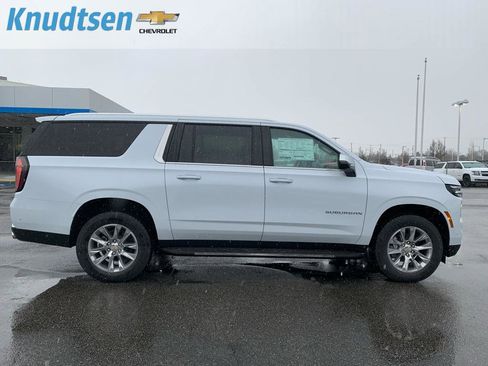 New 2026 Chevrolet Suburban Premier image 8