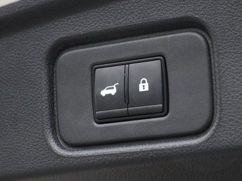 Used 2024 Nissan Pathfinder SL w/ SL Premium Package image 10