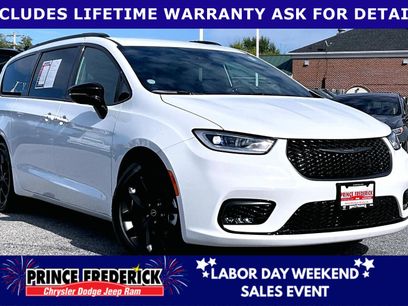 Used 2026 Chrysler Pacifica Select w/ S Appearance Package