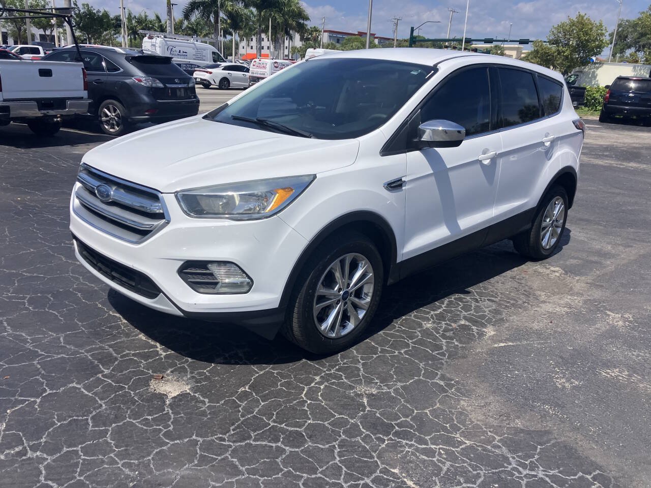 Used 2017 Ford Escape SE AWD/4WD image 5