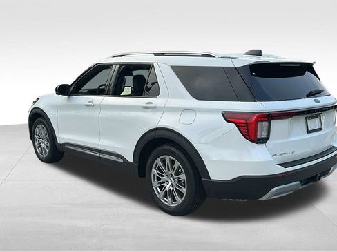 Used 2025 Ford Explorer Platinum image 5