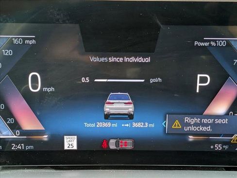 Used 2024 BMW X7 xDrive40i w/ Premium Package image 11