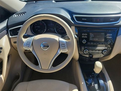 Used 2015 Nissan Rogue SV image 17