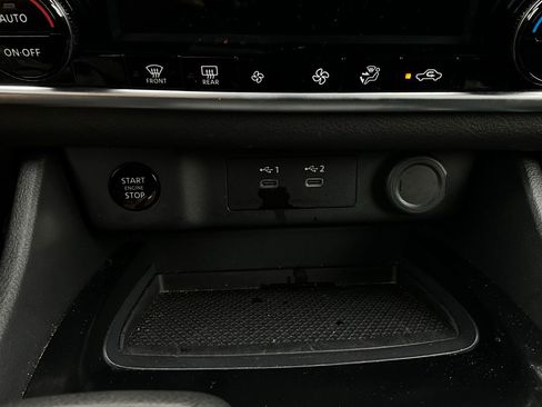 Used 2025 Nissan Rogue SV image 25