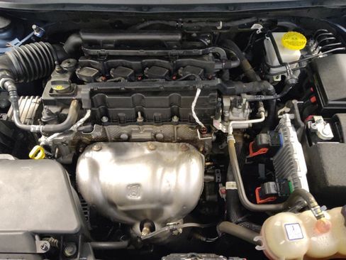 Used 2020 Jeep Cherokee Latitude Plus FWD image 30