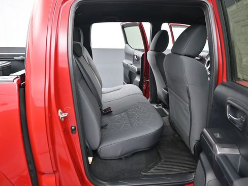 Certified 2017 Toyota Tacoma TRD Sport w/ Tow Package (A/T) image 28