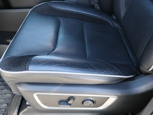 Used 2025 RAM 1500 Laramie image 19