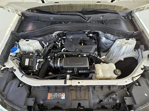 Used 2020 Ford Explorer XLT image 65