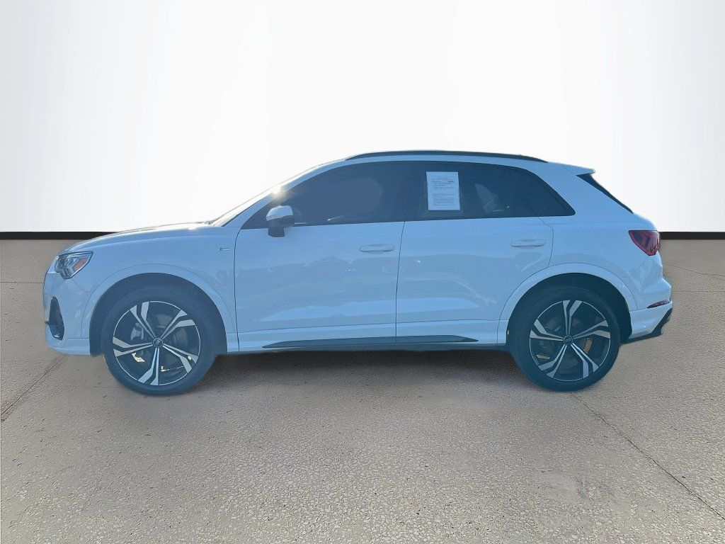 Used 2024 Audi Q3 2.0T Premium Plus w/ Premium Plus Package AWD/4WD image 4