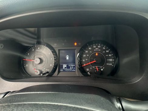 Used 2016 Toyota Sienna LE image 9