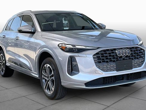 New 2026 Audi Q5 Premium image 2