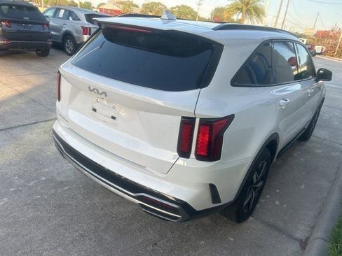 Used 2023 Kia Sorento S w/ Panoramic Sunroof Package image 7