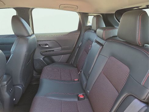 Used 2025 Nissan Kicks SR image 10