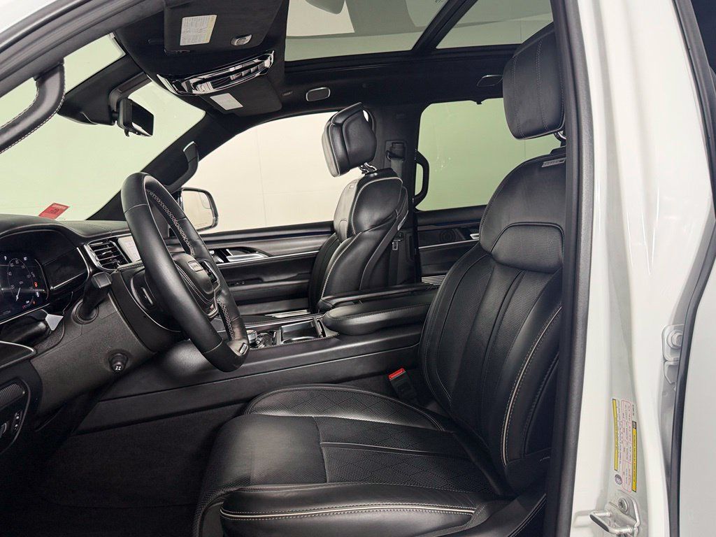 Used 2024 Jeep Grand Wagoneer Series II Obsidian w/ Quick Order Packagew 28T AWD/4WD image 22