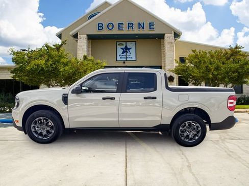 Used 2025 Ford Maverick XLT FWD image 2