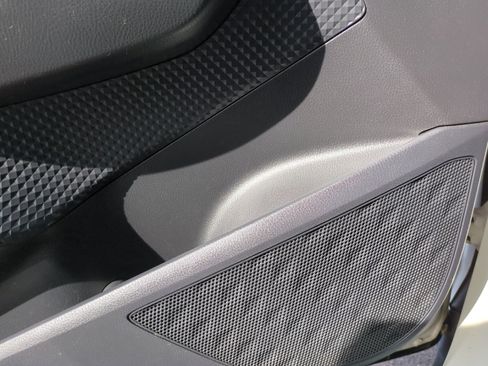 Used 2020 Toyota C-HR LE image 27