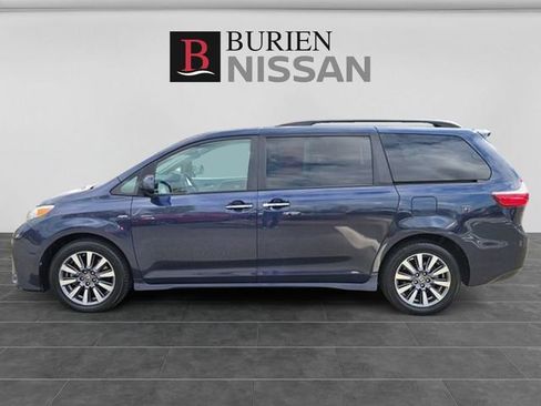 Used 2020 Toyota Sienna XLE w/ XLE Navigation Package AWD/4WD image 12