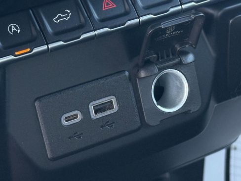 Used 2021 Chevrolet Silverado 1500 RST image 26