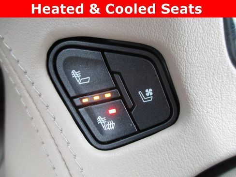 Used 2020 GMC Yukon XL Denali w/ Open Road Package image 18