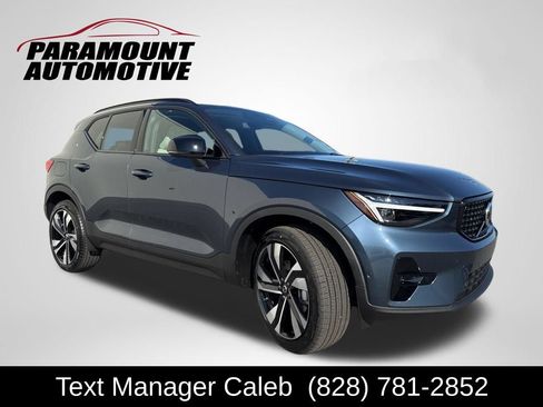 Used 2026 Volvo XC40 B4 Plus w/ Climate Package FWD image 1