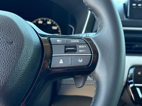 Used 2024 Honda Pilot Touring image 29