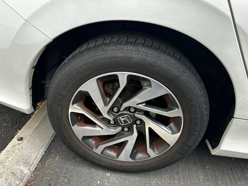 Used 2016 Honda Civic EX image 15