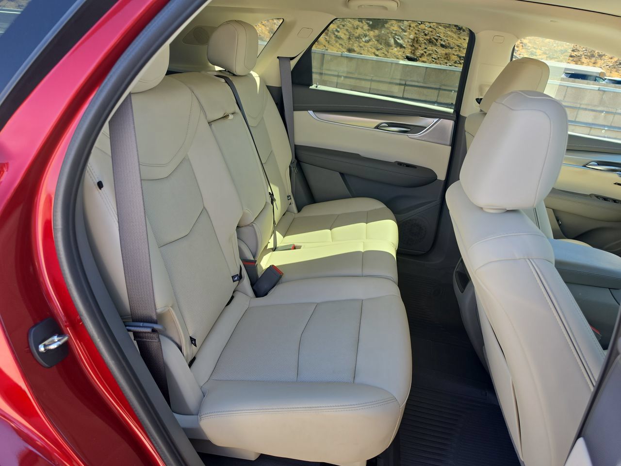 Used 2024 Cadillac XT5 Premium Luxury w/ Technology Package AWD/4WD image 28