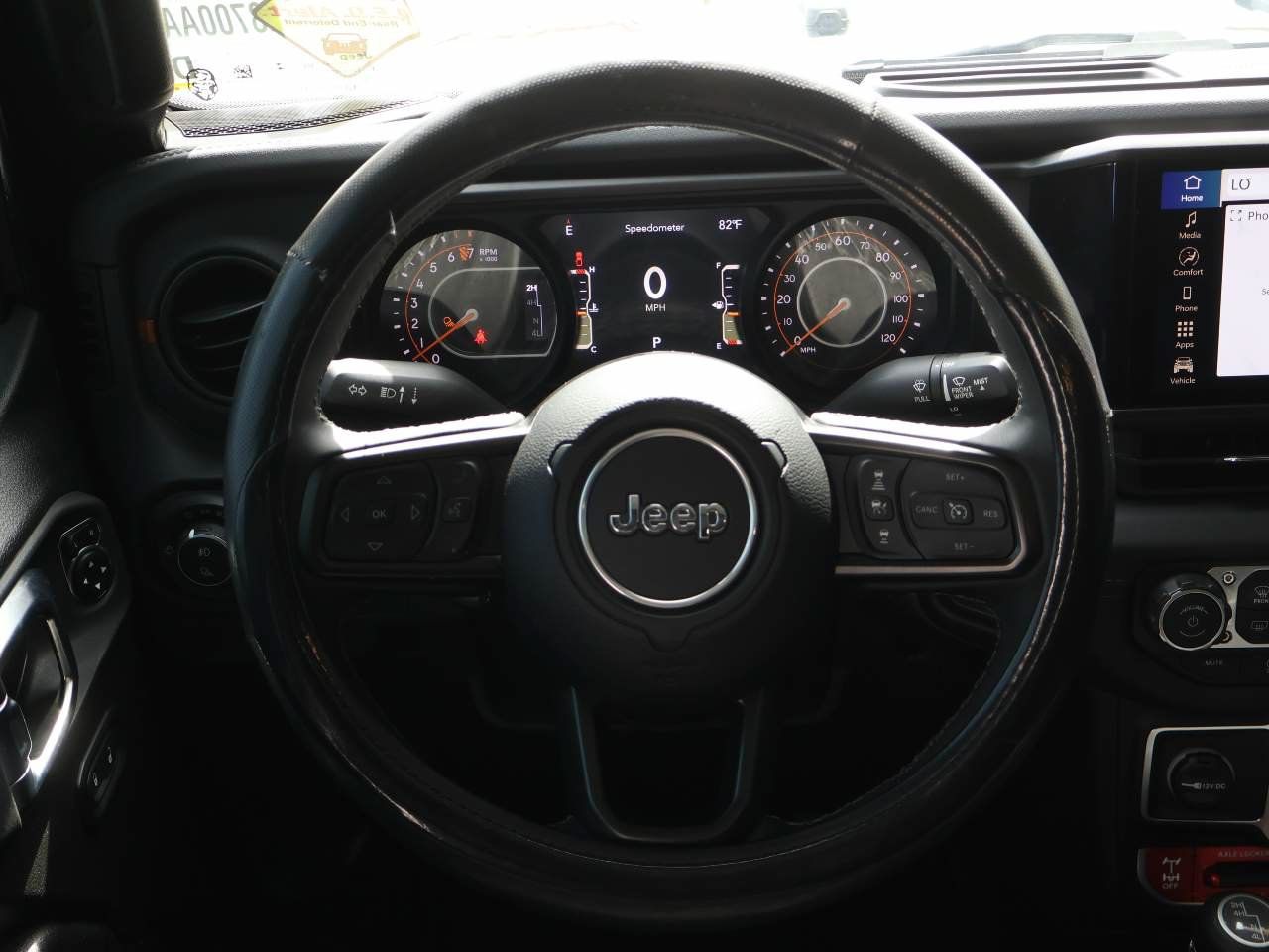 Used 2025 Jeep Gladiator Mojave w/ Safety Group AWD/4WD image 12
