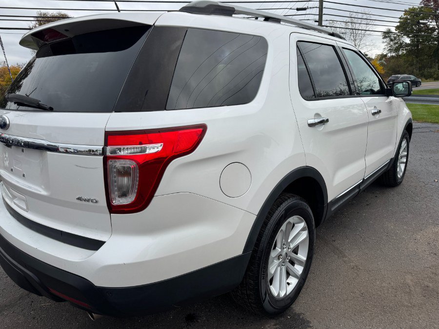 Used 2014 Ford Explorer XLT w/ Equipment Group 202A AWD/4WD image 11